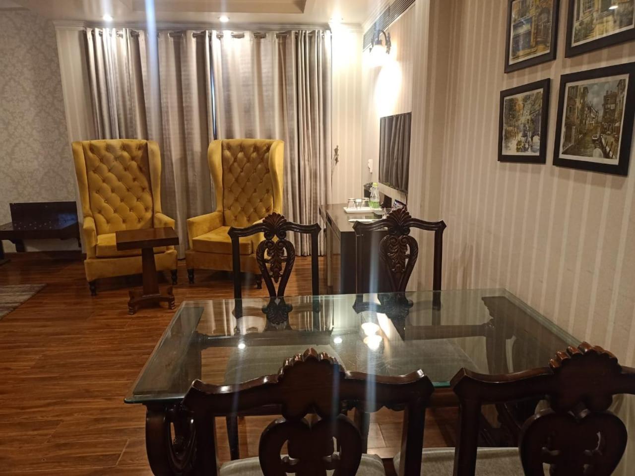 ניו דלהי Rockland Hotel, C.R Park מראה חיצוני תמונה