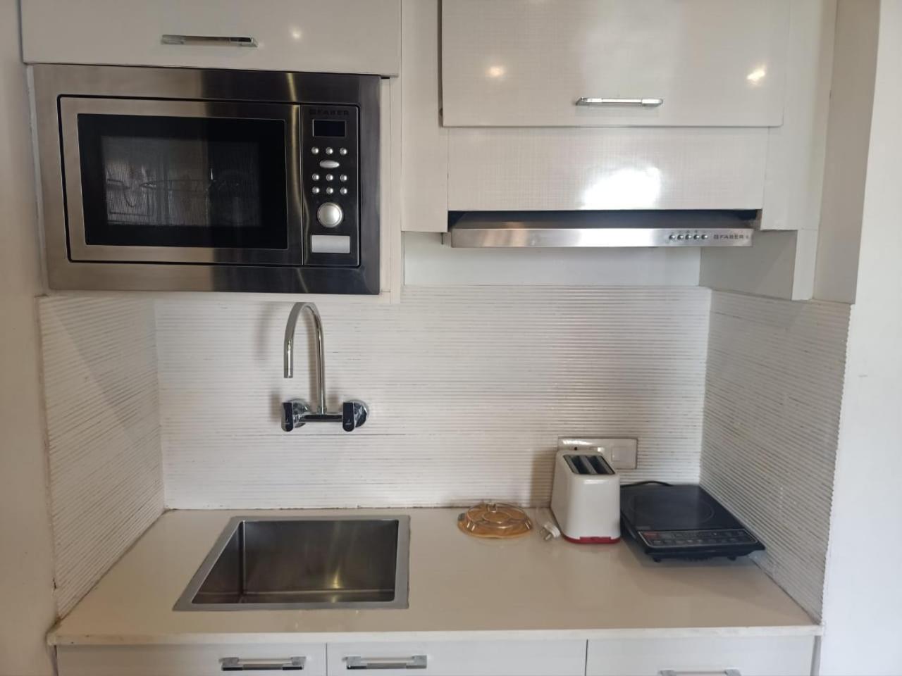 ניו דלהי Rockland Hotel, C.R Park מראה חיצוני תמונה